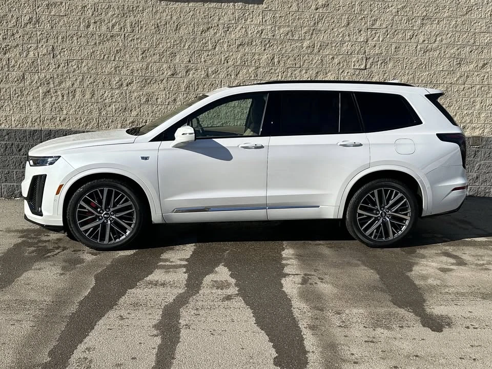 2025 Cadillac XT6 - Image 3 of 10