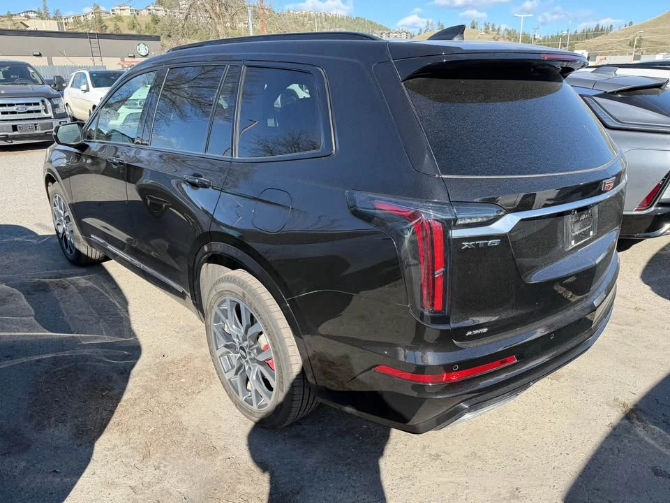 2025 Cadillac XT6 - Image 8 of 12