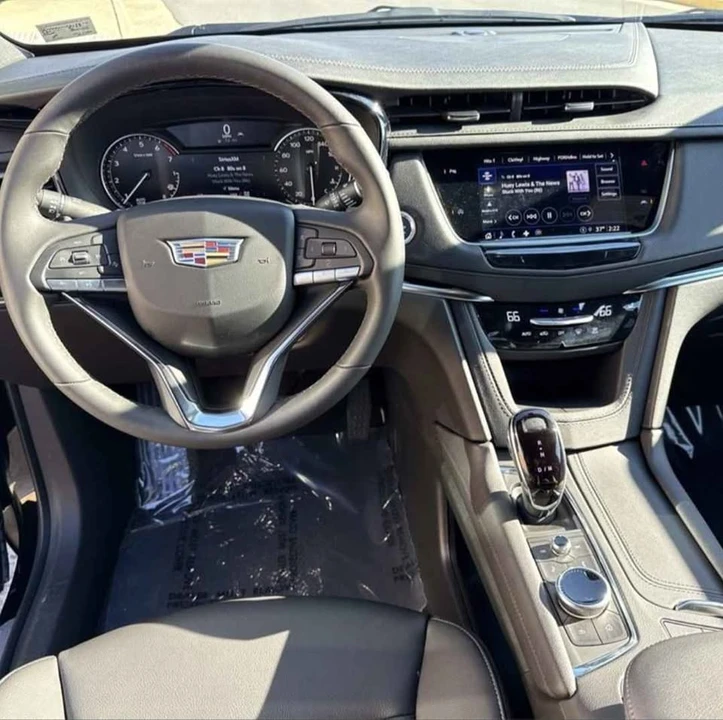 2025 Cadillac XT6 - Image 3 of 8