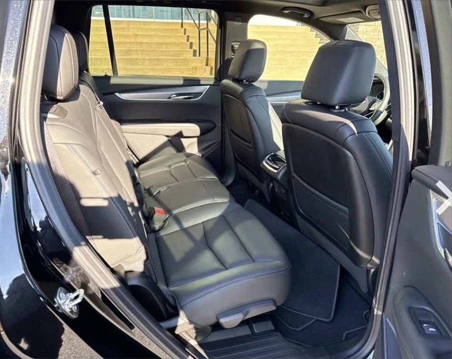 2025 Cadillac XT6 - Image 6 of 8