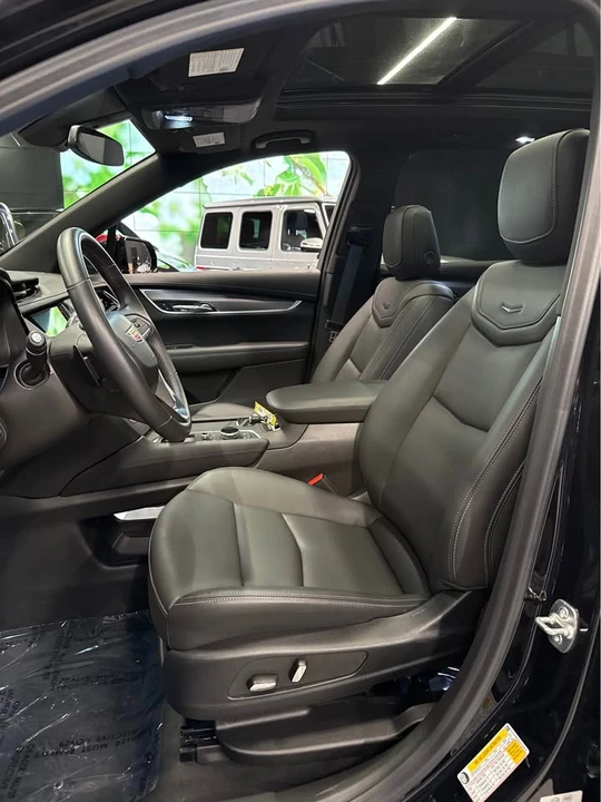 2025 Cadillac XT6 - Image 9 of 16