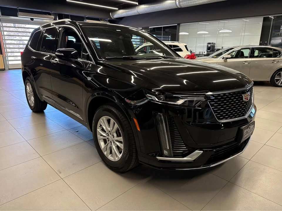 2025 Cadillac XT6 - Image 8 of 16