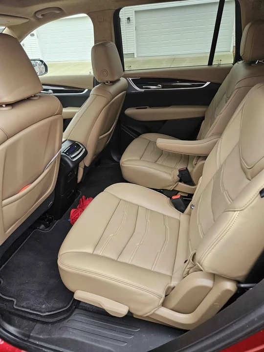 2025 Cadillac XT6 - Image 4 of 9