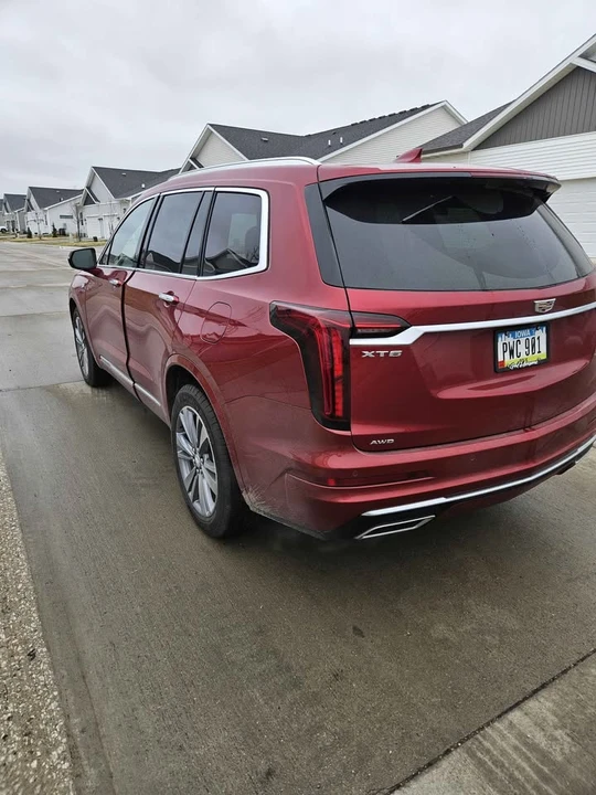 2025 Cadillac XT6 - Image 2 of 9