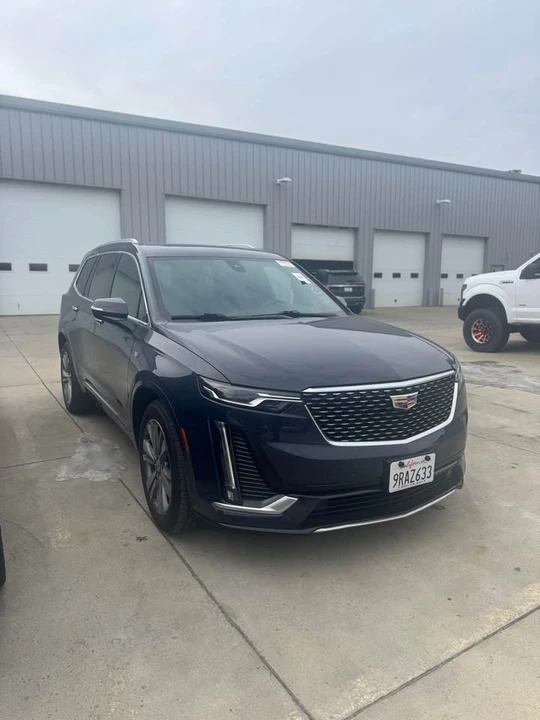 2025 Cadillac XT6 - Image 3 of 5