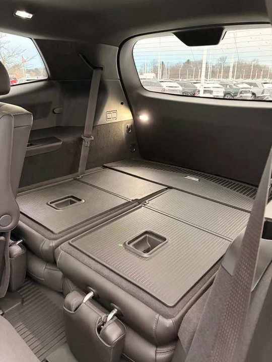 2025 Cadillac XT6 - Image 13 of 14