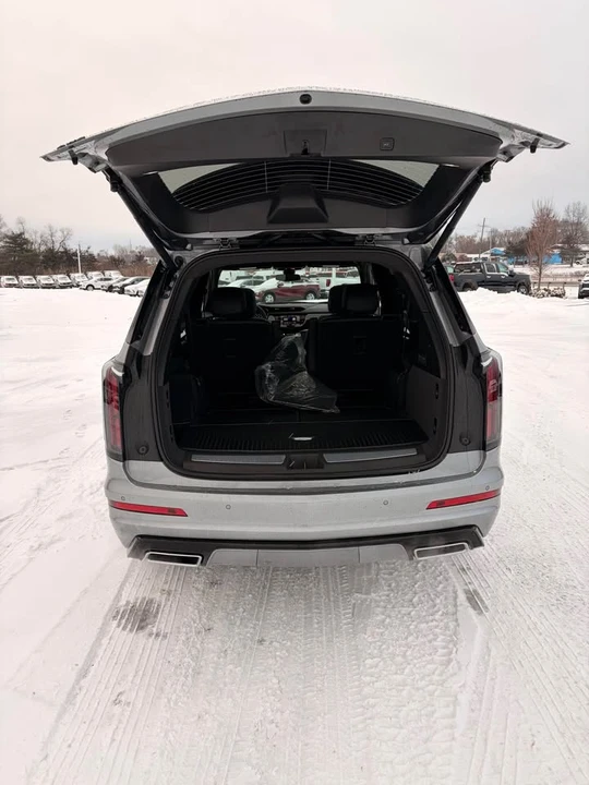 2025 Cadillac XT6 - Image 11 of 14