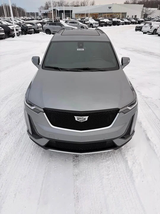 2025 Cadillac XT6 - Image 3 of 14