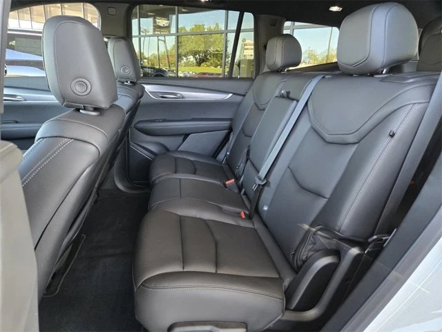 2025 Cadillac XT6 - Image 11 of 20