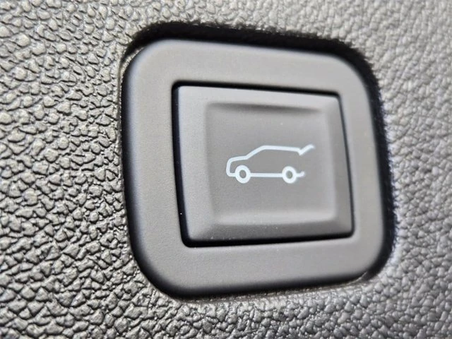 2025 Cadillac XT6 - Image 10 of 20