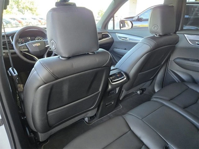 2025 Cadillac XT6 - Image 12 of 20