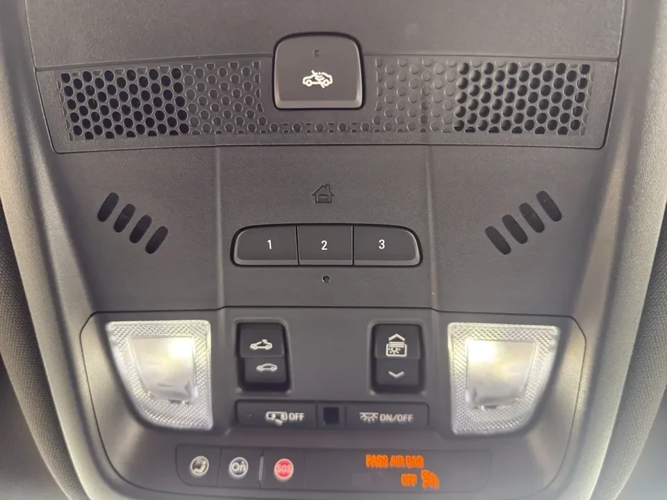 2025 Cadillac XT6 - Image 12 of 19