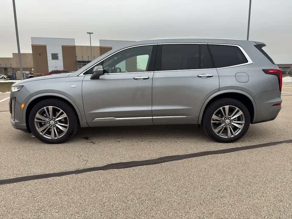 2025 Cadillac XT6 - Image 2 of 19