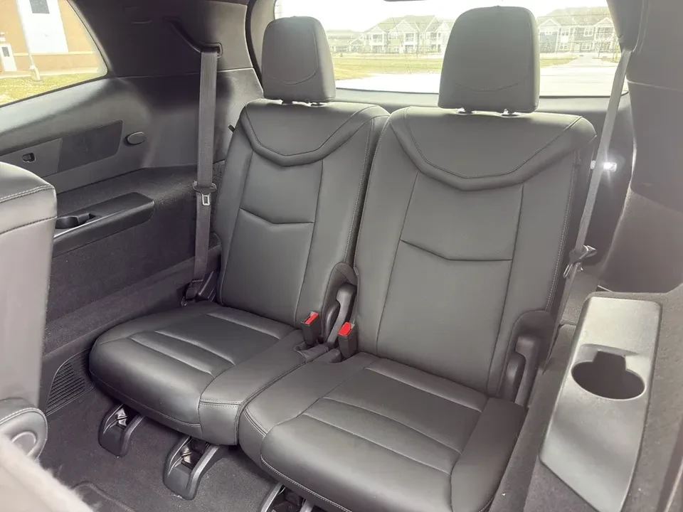 2025 Cadillac XT6 - Image 16 of 19