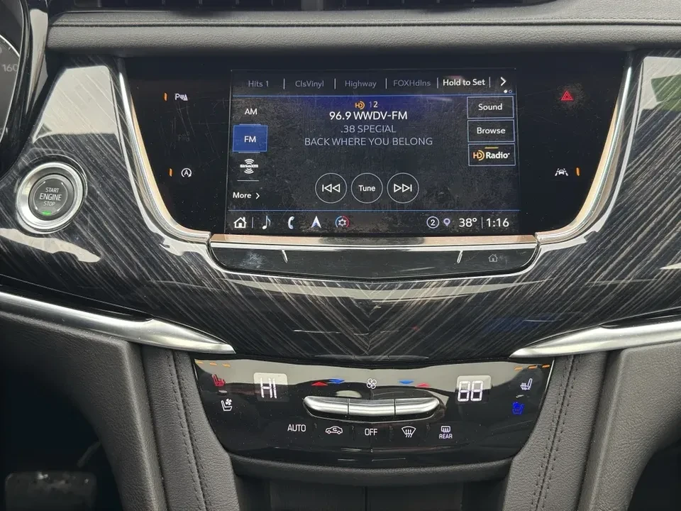 2025 Cadillac XT6 - Image 9 of 19