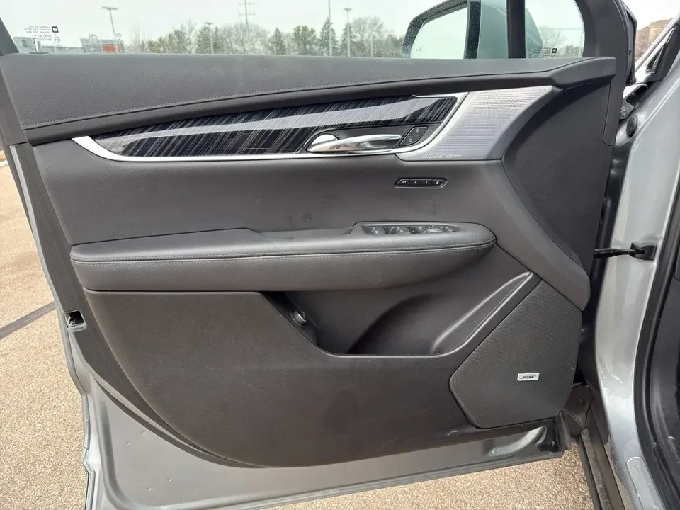 2025 Cadillac XT6 - Image 5 of 19