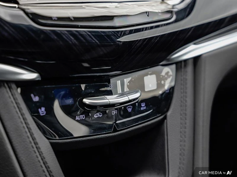 2025 Cadillac XT6 - Image 18 of 20