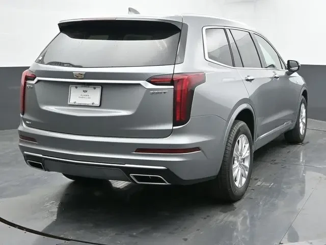 2025 Cadillac XT6 - Image 10 of 15