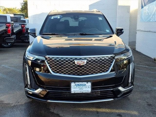 2025 Cadillac XT6 - Image 2 of 20