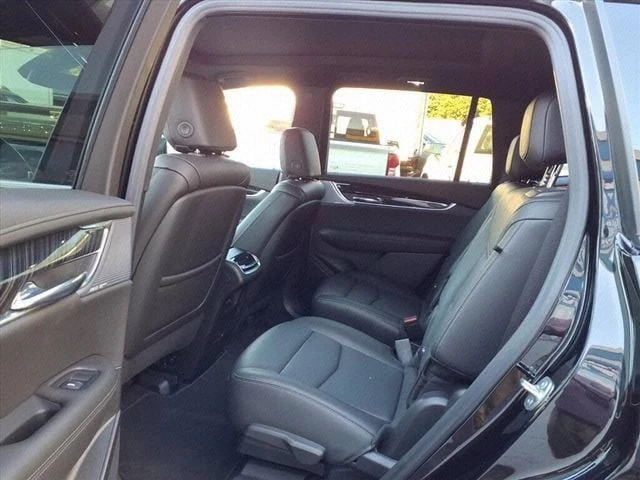 2025 Cadillac XT6 - Image 16 of 20