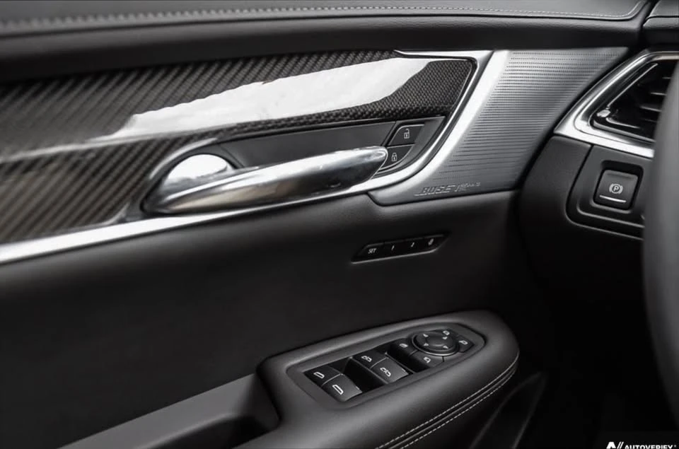 2025 Cadillac XT6 - Image 18 of 20