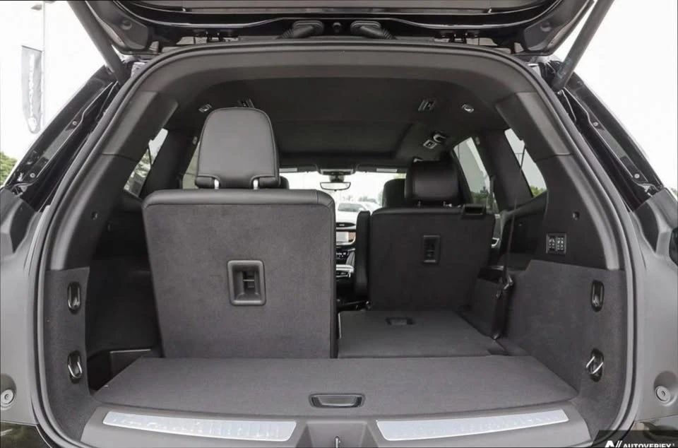2025 Cadillac XT6 - Image 11 of 20