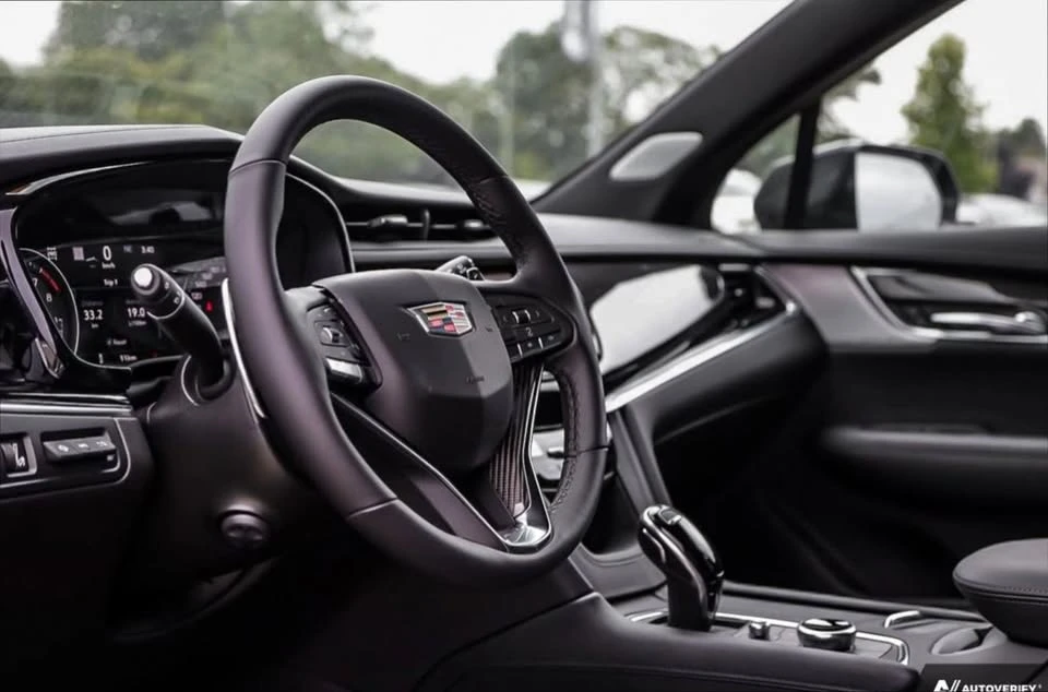 2025 Cadillac XT6 - Image 16 of 20