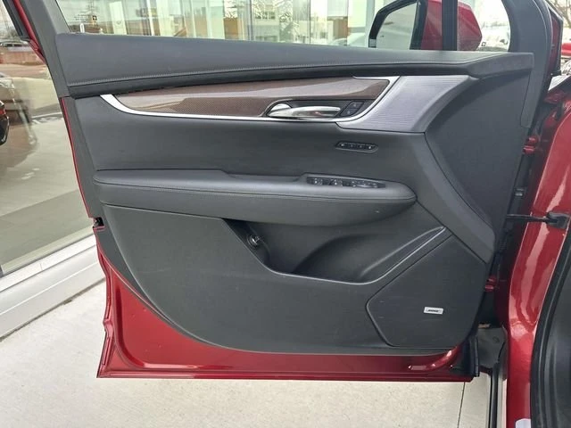 2025 Cadillac XT6 - Image 13 of 18