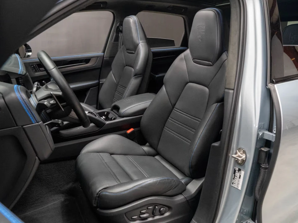 2025 Porsche 9Y0/9Y3 Cayenne GTS - Image 5 of 10