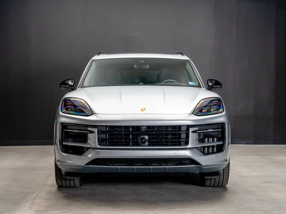 2025 Porsche 9Y0/9Y3 Cayenne GTS - Image 10 of 10