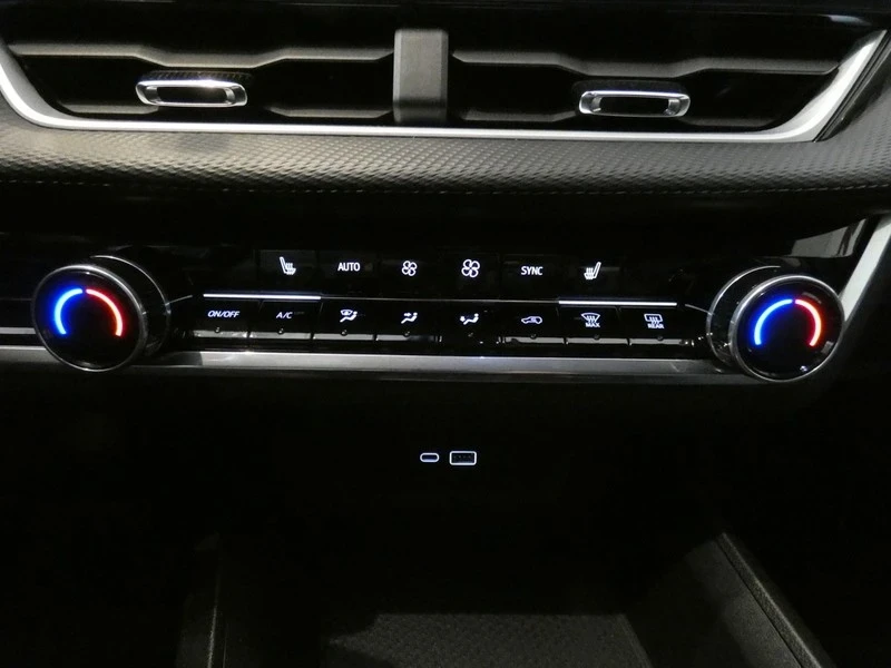 2025 Chevrolet Equinox - Image 15 of 21