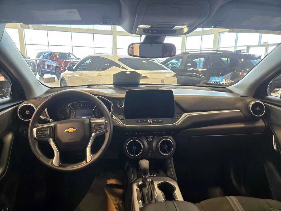 2025 Chevrolet Blazer - Image 9 of 12