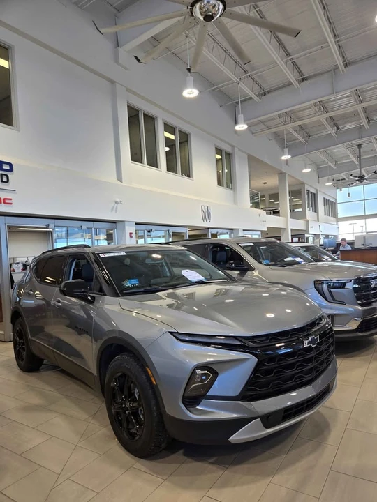 2025 Chevrolet Blazer - Image 3 of 12