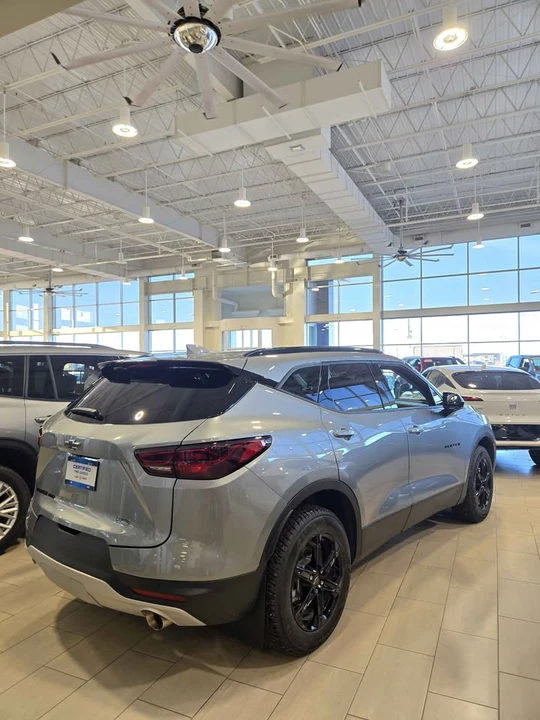 2025 Chevrolet Blazer - Image 4 of 12