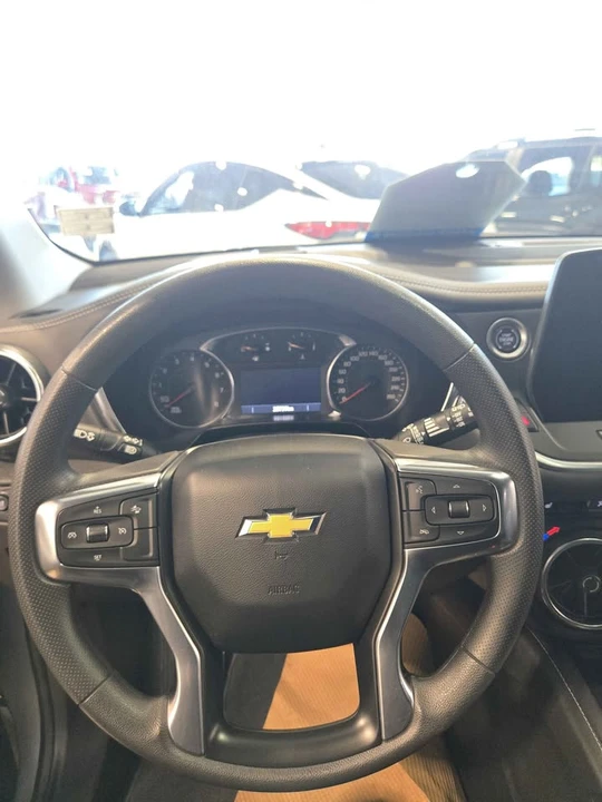 2025 Chevrolet Blazer - Image 10 of 12