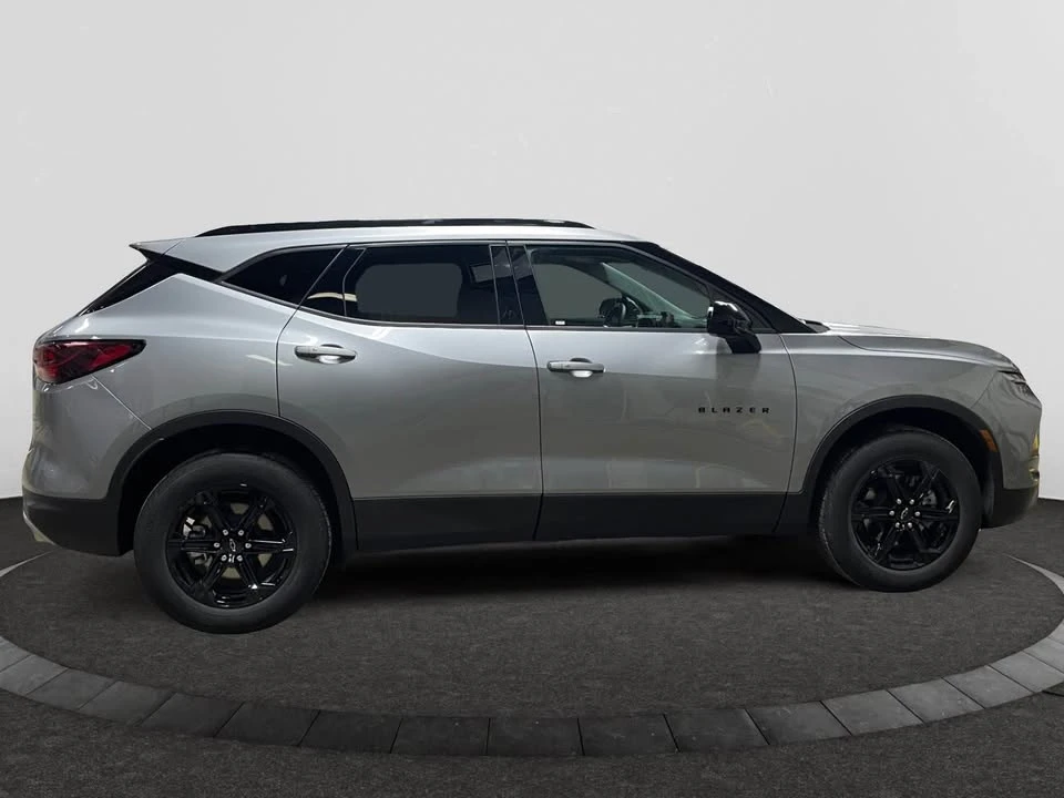 2025 Chevrolet Blazer - Image 2 of 6