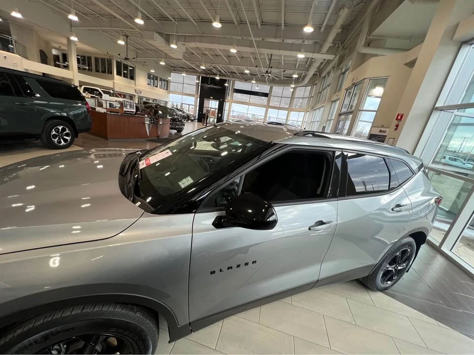 2025 Chevrolet Blazer - Image 2 of 10