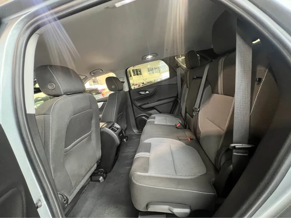 2025 Chevrolet Blazer - Image 6 of 10