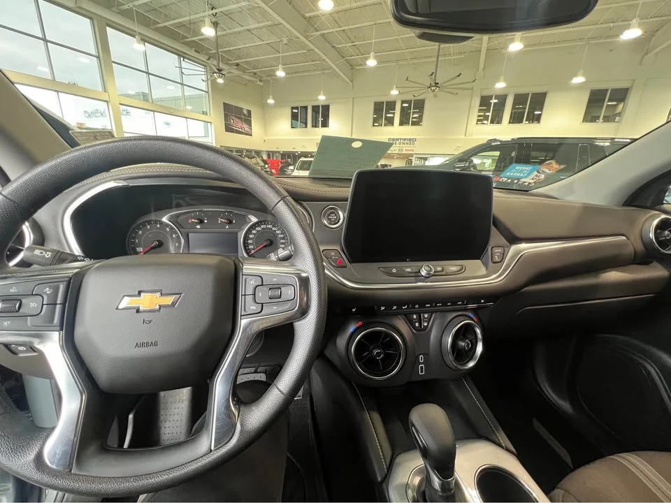 2025 Chevrolet Blazer - Image 5 of 10
