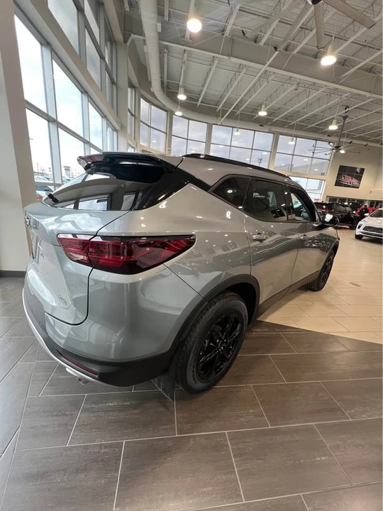 2025 Chevrolet Blazer - Image 7 of 10