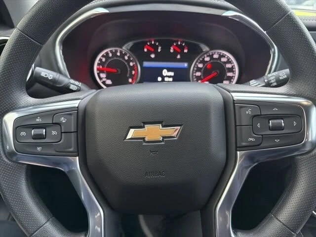 2025 Chevrolet Blazer - Image 15 of 19