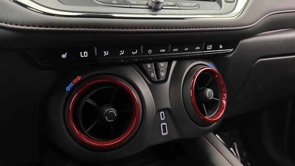 2025 Chevrolet Blazer - Image 17 of 20