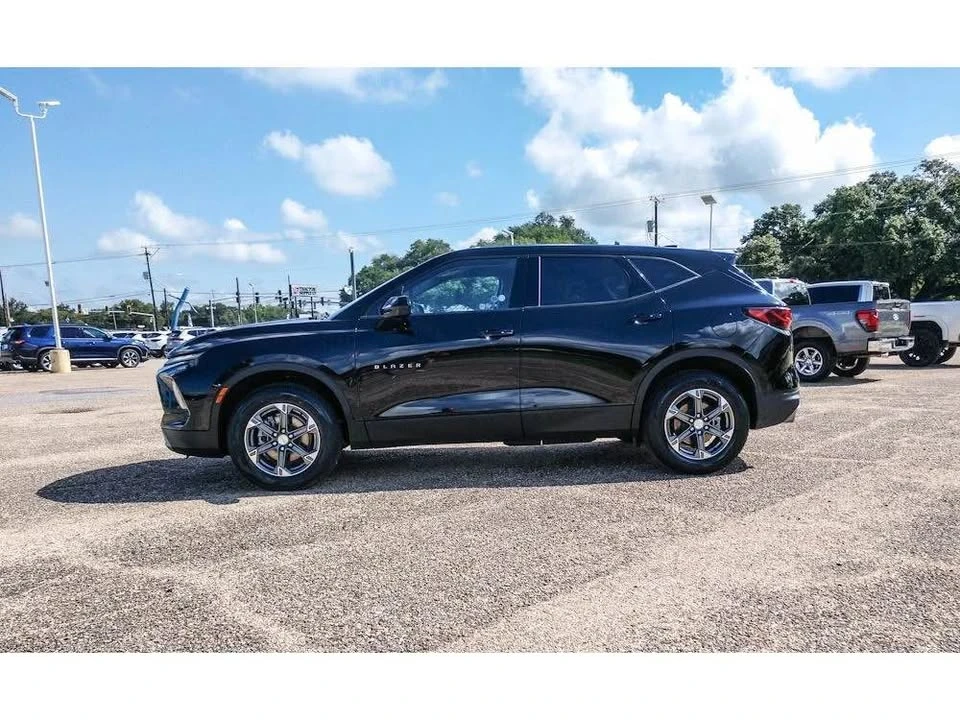 2025 Chevrolet Blazer - Image 4 of 14
