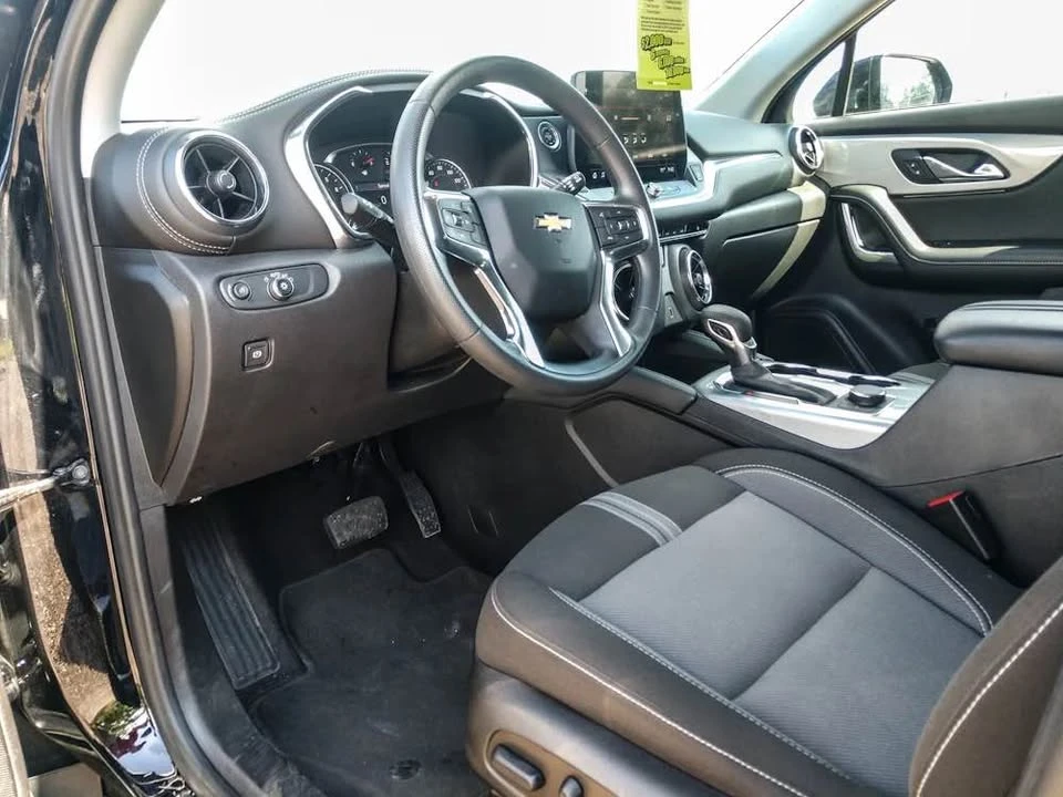 2025 Chevrolet Blazer - Image 7 of 14