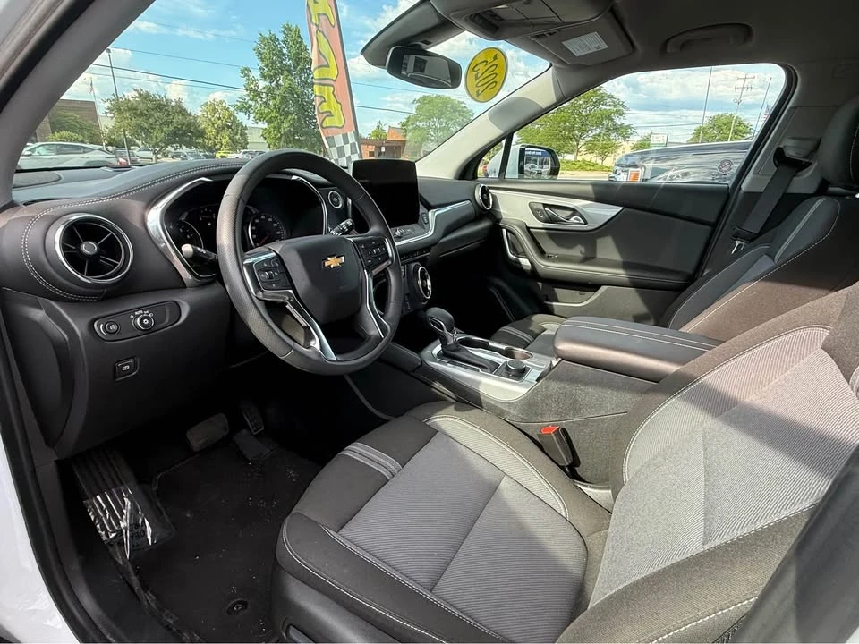 2025 Chevrolet Blazer - Image 3 of 9