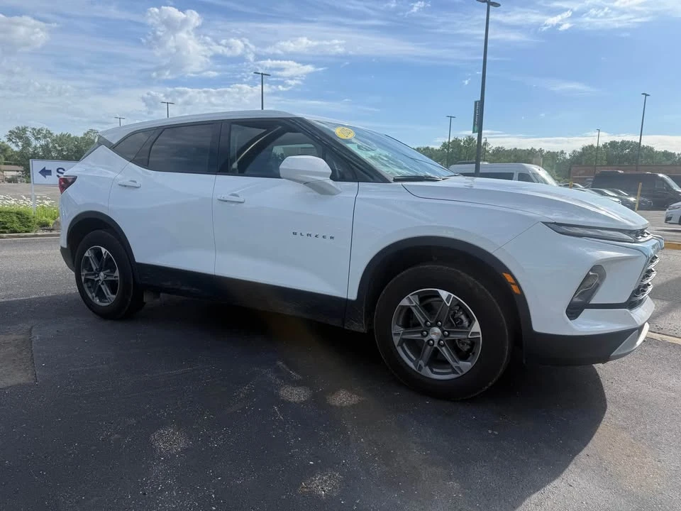 2025 Chevrolet Blazer - Image 7 of 9