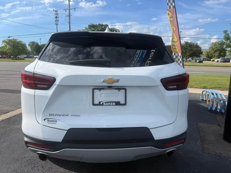2025 Chevrolet Blazer - Image 9 of 9