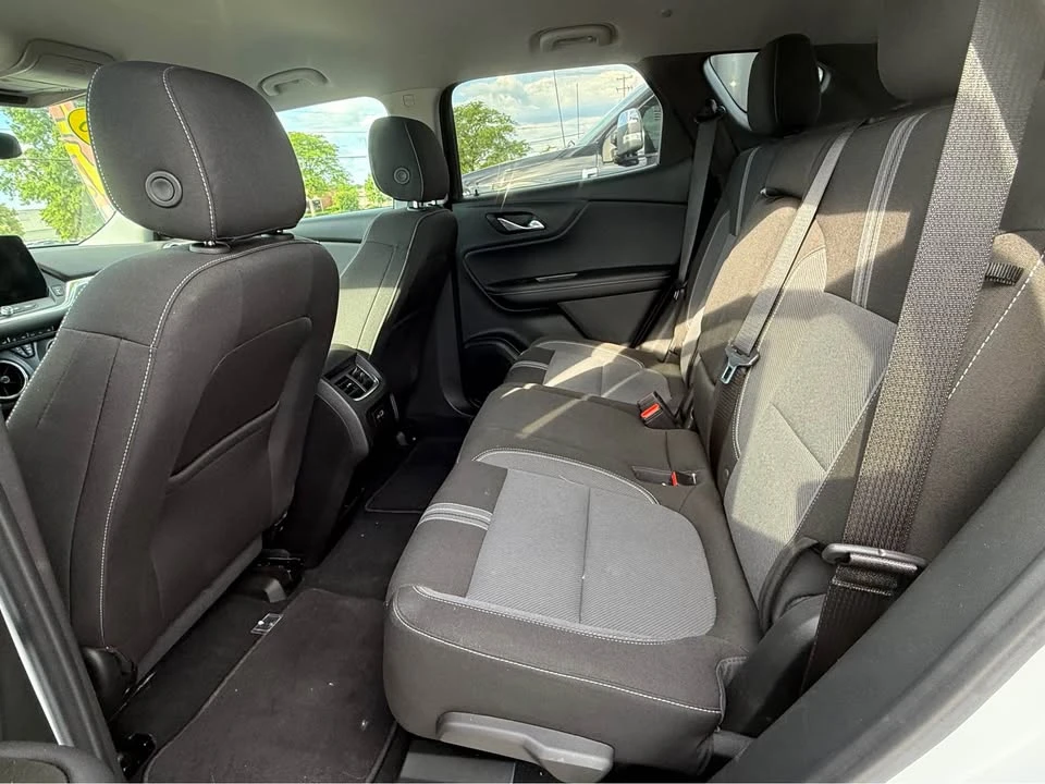 2025 Chevrolet Blazer - Image 2 of 9