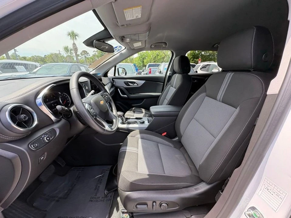 2025 Chevrolet Blazer - Image 11 of 20