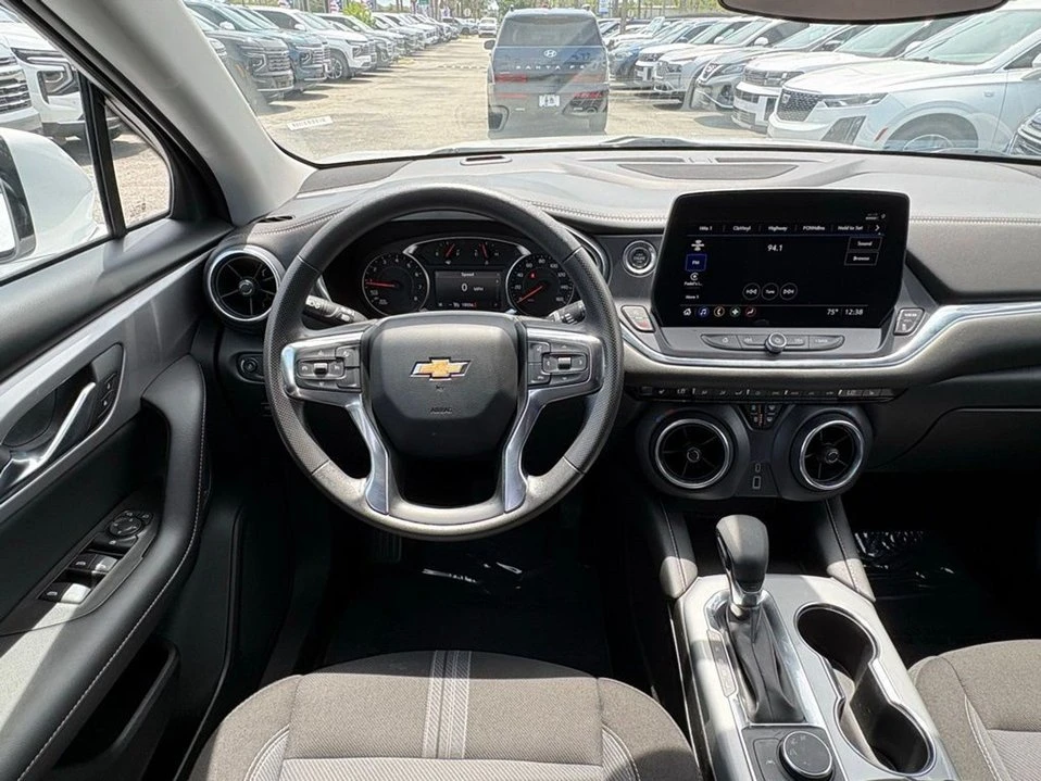 2025 Chevrolet Blazer - Image 14 of 20